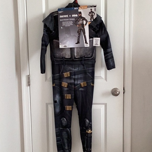 FORTNITE X BATMAN ZERO Youth costume boys m 8-10 - Picture 2 of 5
